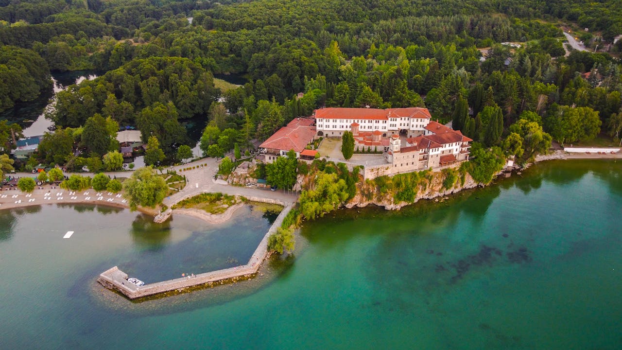 Lake Ohrid: One of Europe’s Oldest Lakes pexels thetubaguy 9521496